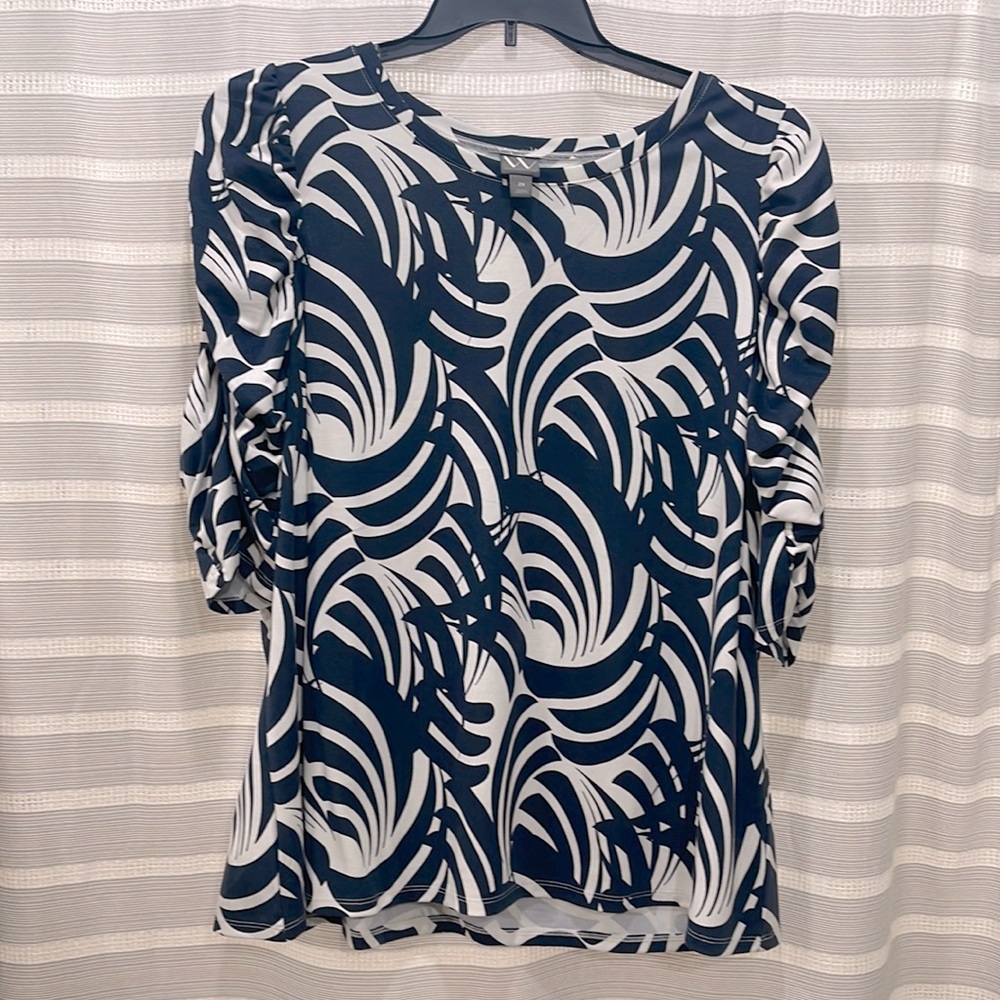 Puffy sleeve blouse
